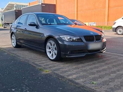 Second-hand BMW 325 218 CP (160 kW) 2005 Gri Berlinǎ