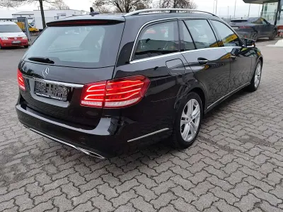 Gebraucht Mercedes E220 170 PS (125 kW) 2016 Schwarz  unilack Kombi