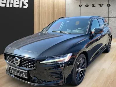 Neu Volvo V60 Plus 350 PS (257 kW) 2026 Schwarz Kombi