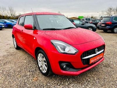 Gebraucht Suzuki Swift 83 PS (61 kW) 2023 Rot Limousine