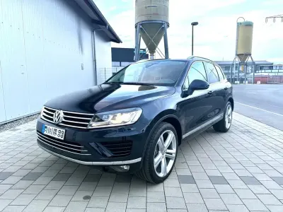 Gebraucht VW Touareg Exclusive 262 PS (192 kW) 2015 Blau SUV