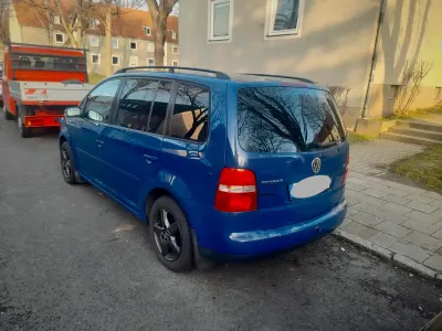 Gebraucht VW Touran 105 PS (77 kW) 2005 Blau Van / Kleinbus