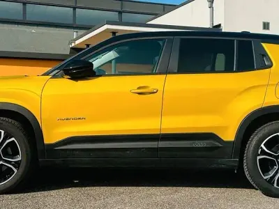 Gebraucht Jeep Avenger EV 114 kW (156 PS) 2023 Gelb SUV