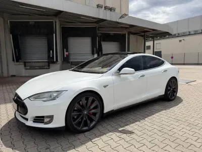 Gebraucht Tesla Model S Performance 514 kW (700 PS) 2015 Weiß Kleinwagen