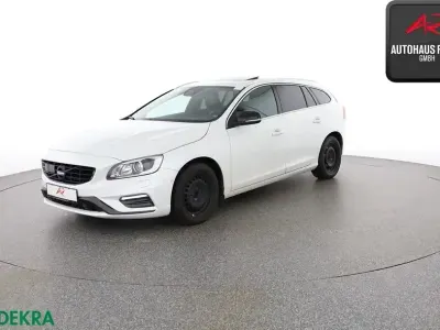 Gebraucht Volvo V60 R-Design 224 PS (164 kW) 2015 Weiß Kombi
