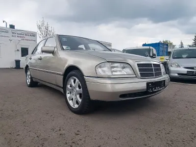 Gebraucht Mercedes C180 122 PS (89 kW) 1995 Grau Limousine