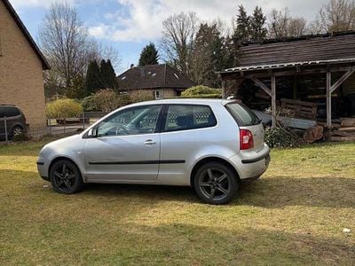 Gebraucht VW Polo Basis 54 PS (39 kW) 2002 Silber Limousine