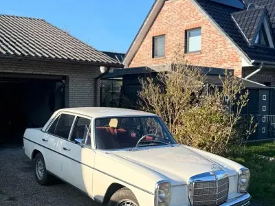 Gebraucht Mercedes 200/8 95 PS (69 kW) 1971 Weiß Limousine