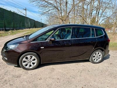 Begagnad Opel Zafira Business Edition 140 HK (102 kW) 2016 Brun Minibuss