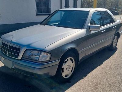 Gebraucht Mercedes C180 Elegance 122 PS (89 kW) 1994 Silber Limousine