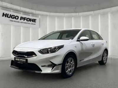 Gebraucht Kia Ceed Vision 101 PS (74 kW) 2025 Weiß Kleinwagen
