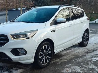 Weiß Gebraucht 2018 Ford Kuga ST-Line SUV | 14.990 € (Fairer Preis)