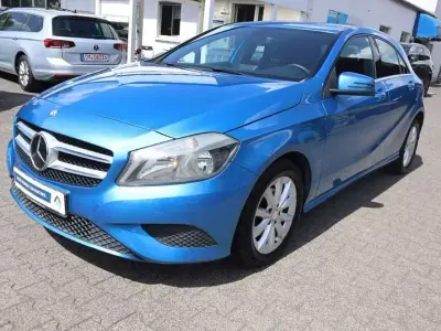 Gebraucht Mercedes A180 Urban 109 PS (80 kW) 2013 Suedseeblau  metalliclack Kleinwagen