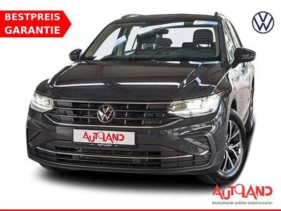 Grau Gebraucht 2023 VW Tiguan Life SUV | 27.950 € (Fairer Preis)