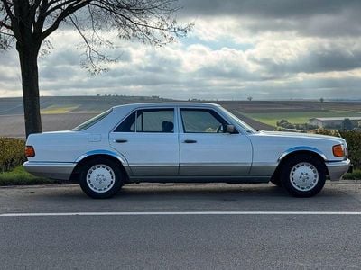 Second-hand Mercedes E300 179 CP (131 kW) 1988 Alb Berlinǎ