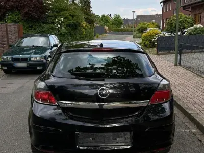 Gebraucht Opel Astra GTC 125 PS (91 kW) 2008 Schwarz Coupé
