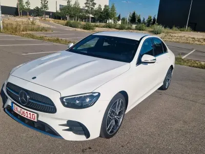 Gebraucht Mercedes E220 AMG line 200 PS (147 kW) 2022 Weiß Limousine