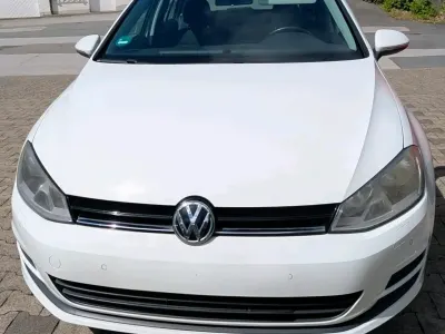 Gebraucht VW Golf VII Comfortline 86 PS (63 kW) 2013 Weiß Limousine