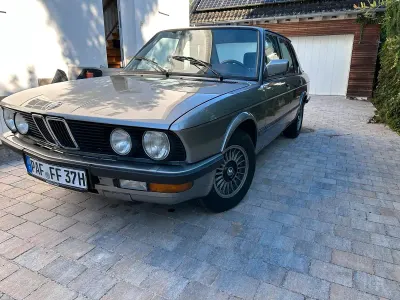 Gebraucht BMW 535 185 PS (136 kW) 1987 Silber Limousine