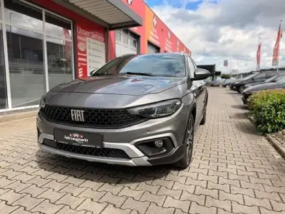 Gebraucht Fiat Tipo Cross 131 PS (96 kW) 2021 Colore esterno (grigio undergr Limousine