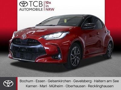 Gebraucht Toyota Yaris Style 125 PS (91 kW) 2021 Karminarot metallic, dach schwarz Kleinwagen