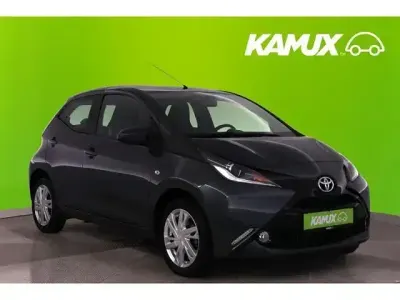 Gebraucht Toyota Aygo X-play 69 PS (50 kW) 2018 Grau Kleinwagen
