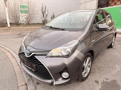 Gebraucht Toyota Yaris Hybrid Edition-S 75 PS (55 kW) 2017 Grau Limousine