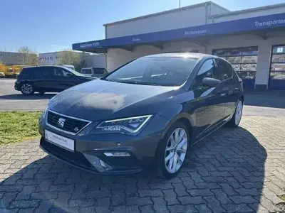 Używany Seat Leon FR 131 KM (96 kW) 2019 Szary Sedan/Limuzyna