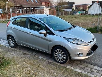 Gebraucht Ford Fiesta 60 PS (44 kW) 2011 Silber Kleinwagen