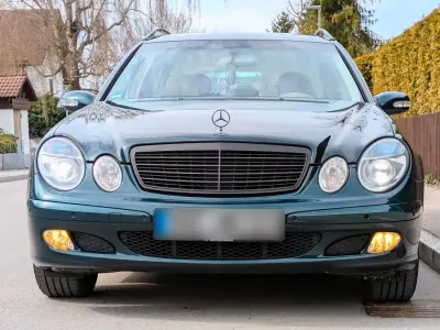 Gebraucht Mercedes E240 Classic 177 PS (130 kW) 2003 Grün Kombi
