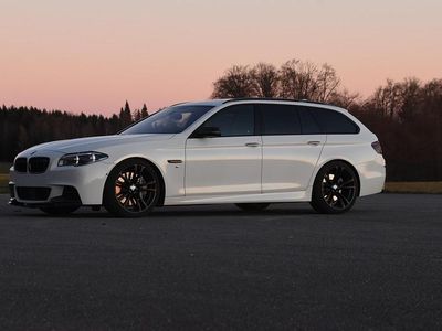 Gebraucht BMW M550 Comfort Edition 381 PS (280 kW) 2014 Weiß Limousine