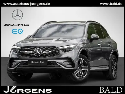 Gebraucht Mercedes GLC300e AMG 204 PS (150 kW) 2023 Metalliclack selenitgrau SUV