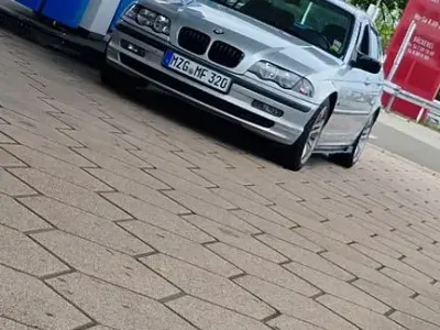 Gebraucht BMW 320 150 PS (110 kW) 2000 Silber Limousine