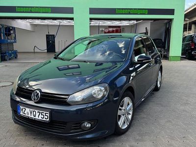 Gebraucht VW Golf VII Comfortline 122 PS (89 kW) 2012 Blau Limousine