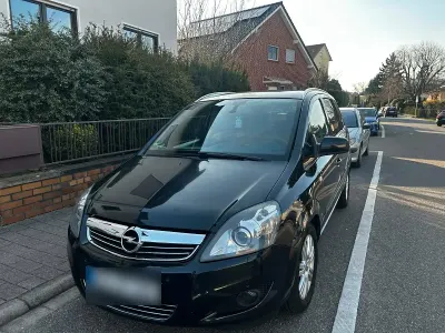 Gebraucht Opel Zafira 125 PS (91 kW) 2012 Schwarz Van / Kleinbus