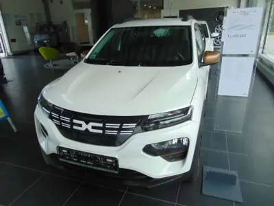 Gebraucht Dacia Spring Extreme 47 kW (65 PS) 2023 Weiß Kleinwagen