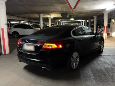 Usata Jaguar XF 241 CV (177 kW) 2010 Nero Berlina