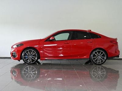 Gebraucht BMW 218 Shadowline 136 PS (100 kW) 2024 Melbourne rot metallic Limousine