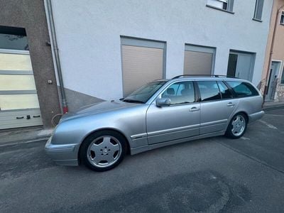 Mercedes E280