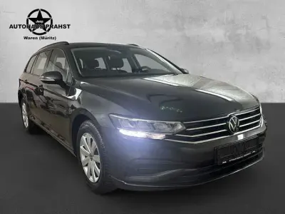 Gebraucht VW Passat Business 122 PS (89 kW) 2023 Grau Kombi