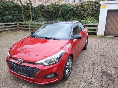 Gebraucht Hyundai i20 Advantage 84 PS (61 kW) 2020 Rot Kleinwagen