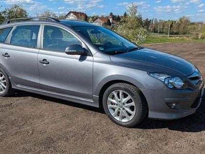 Second-hand Hyundai i30 Style 128 CP (94 kW) 2011 Gri Break