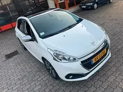 Gebraucht Peugeot 208 Sport 116 PS (85 kW) 2015 Weiß Kleinwagen