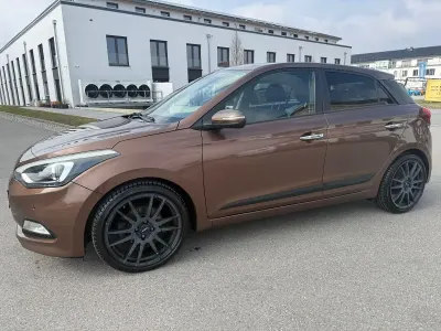Brugt Hyundai i20 Style 90 HK (66 kW) 2015 Brun Sedan