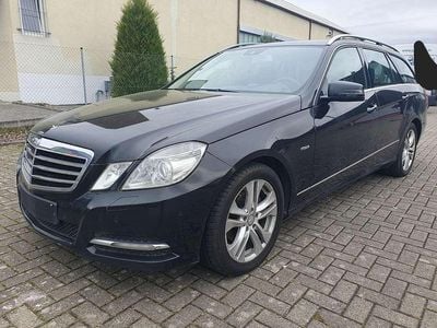 Gebraucht Mercedes E200 184 PS (135 kW) 2011 Obsidianschwarz  metalliclack Kombi