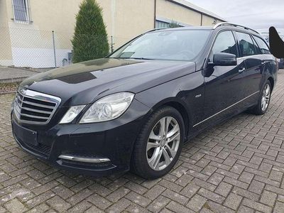 Obsidianschwarz metalliclack Gebraucht 2011 Mercedes E200 Kombi | 9.990 € (Fairer Preis)