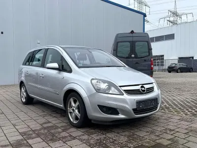 Gebraucht Opel Zafira Innovation 150 PS (110 kW) 2008 Silber Van / Kleinbus