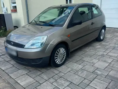 Gebraucht Ford Fiesta 70 PS (51 kW) 2005 Gold Kleinwagen