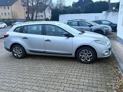 Silber Gebraucht 2011 Renault Mégane GrandTour Kombi | 3.600 € (Fairer Preis)