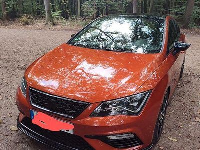 Second-hand Seat Leon SC CUPRA 300 CP (220 kW) 2018 Portocaliu Hatchback